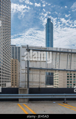 Avis de Trump Tower de parking garage Banque D'Images