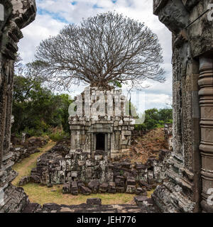 Phnom Bok, temple hindou dans les Temples d'Angkor ; la province de Siem Reap, Cambodge Banque D'Images
