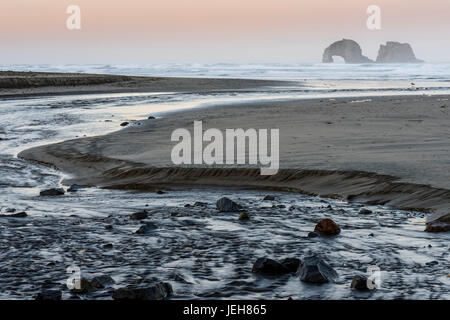 Matin vient à Rockaway Beach ; Rockaway Beach, Oregon, United States of America Banque D'Images