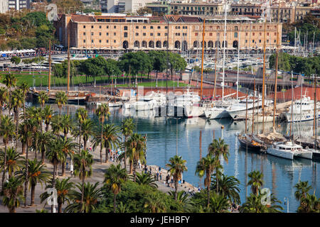 Ville de Barcelone, vue sur Marina Port Vell de Musée de l'Histoire de Catalogne (Museu d'Història de Catalunya), Catalogne, Espagne Banque D'Images