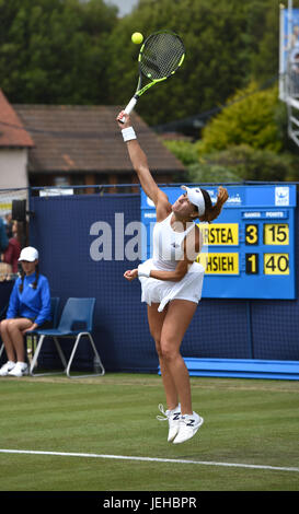 Sorana Cirstea de Roumanie en action à l'International Aegon tennis dans le Devonshire Park à Eastbourne East Sussex UK. 25 Juin 2017 Banque D'Images