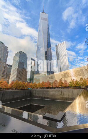 One World Trade Center construire avec piscine Banque D'Images