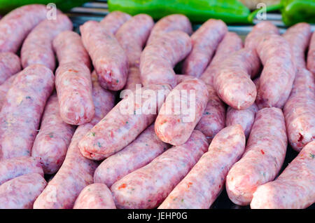 Groupe de matières saucisse Toulouse préparé pour barbecue Banque D'Images