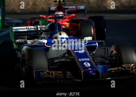 La Suède pilote de Formule 1 Marcus Ericsson de Sauber F1 Team en action pendant le 2017 Grand Prix de Formule 1 de l'Azerbaïdjan à la ville de Bakou en circuit Bakou, Azerbaïdjan, 25 juin 2017. (Photo par Aziz Karimov / Pacific Press) Banque D'Images