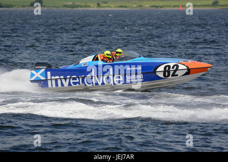 Esplanade, Greenock, Scotland, UK. 25 Juin, 2017. Course serrée dans la P1 Grand Prix écossais de la course Superstock mer 3. Esprit de Anzonico (82) à grande vitesse. Credit : Douglas Nicholson/Alamy Live News Banque D'Images