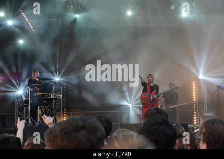 Cracovie, Pologne. Jun 24, 2017. Julia Marcell à place principale de Cracovie Wianki Festival de musique au cours de 2017 : Crédit/Fijoł Iwona Alamy Live News Banque D'Images