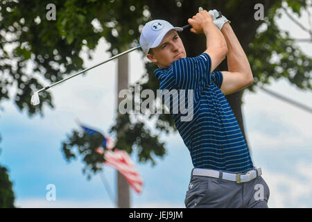 Dimanche 25 Juin 2017 : Jordan Spieth tees au large de la 9e trou lors de la ronde finale du Championnat de Golf de voyageurs à PTC River Highlands à Cromwell, Connecticut. Gregory Vasil/CSM Banque D'Images