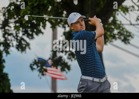 Dimanche 25 Juin 2017 : Jordan Spieth tees au large de la 9e trou lors de la ronde finale du Championnat de Golf de voyageurs à PTC River Highlands à Cromwell, Connecticut. Gregory Vasil/CSM Banque D'Images