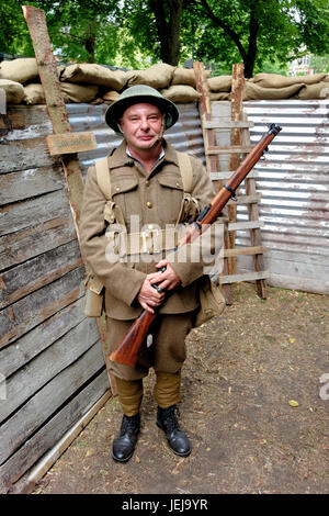 Trowbridge, Wiltshire, Royaume-Uni. 25 juin 2017. Wiltshire Armed Forces & Célébrations des anciens combattants à Trowbridge Town Park Crédit : Andrew Harker/Alamy Live News Banque D'Images