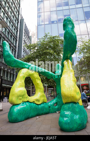 Londres, Royaume-Uni. 25 Juin, 2017. Ynapsid «' (2014) par Karen Tang, pièce no. 18 de 18 pour cette année, la Sculpture dans le projet de ville. La septième édition du projet, avec des œuvres contemporaines d'artistes de renommée internationale, sera présentée au public du 27 juin. Credit : Mark Kerrison/Alamy Live News Banque D'Images