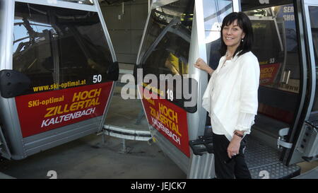 Kaltenbach, Autriche. 26 mai, 2017. L'entrepreneur Martha Schultz qui est propriétaire de sept domaines de ski peut être vu à la station de ski de Hochzillertal Kaltenbach, Autriche, 26 mai 2017. Martha Schulz est l'un des personnages les plus importants de la Mecque touristique de l'Autriche. Elle est maintenant la planification d'un téléphérique. Photo : Matthias Röder/dpa/Alamy Live News Banque D'Images