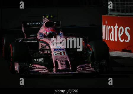 Baku, Azerbaïdjan. 25 Juin, 2017. France pilote de Formule 1 Esteban Ocon de Sahara Force India F1 Team en action pendant le 2017 Grand Prix de Formule 1 de l'Azerbaïdjan à la ville de Bakou en circuit Bakou, Azerbaïdjan, 25 juin 2017. Credit : Aziz Karimov/Alamy Live News Banque D'Images