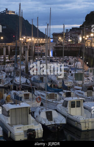 Vieux Port de San Sebastian Banque D'Images