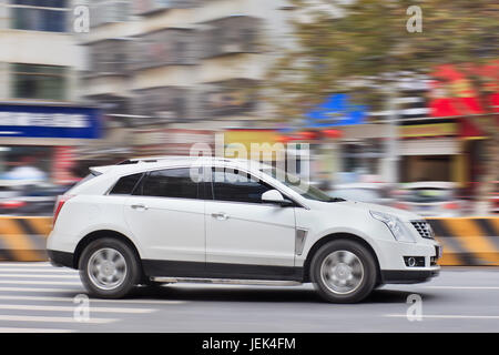 YIWU-CHINE - 20 janvier, 2016. SRX SUV. Malgré le ralentissement des ventes en Chine, General Motors est doubler vers le bas sur le pays avec une expansion audacieuse. Banque D'Images
