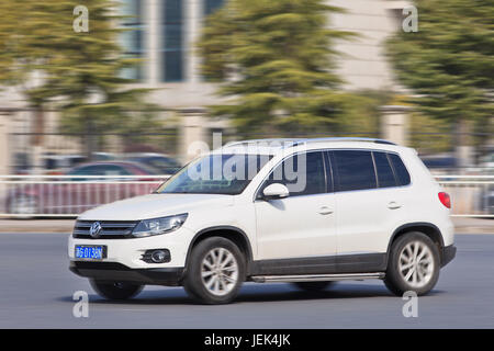 Volkswagen Tiguan SUV. La Chine est le lieu où VW CHEF Matthias Mueller peuvent profiter d'un bref répit dans ses émissions de diesel dans le monde scandale. Banque D'Images