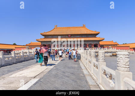 PÉKIN-28 AOÛT 2016. Vue sur le majestueux pavillon, le Musée du Palais (Cité interdite), classé au patrimoine mondial de l'UNESCO (1987) Banque D'Images