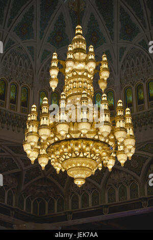 Lustre II Grande Mosquée Sultan Qaboos Banque D'Images