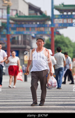 PÉKIN-9 JUIN 2015. S'adapte à l'ancien chinois. La population âgée (60 ans ou plus) en Chine est de 128 millions, une personne sur dix, la plus importante au monde. Banque D'Images