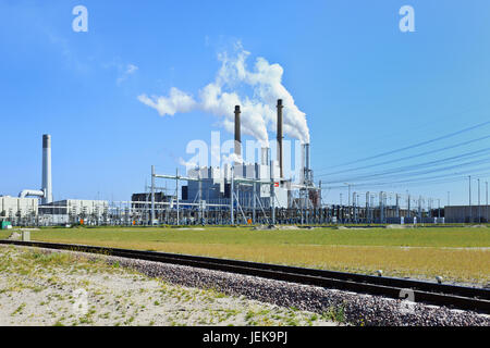 ROTTERDAM-AOÛT. 10, 2012. E.ON POWER à Rotterdam. Ses deux unités alimentées au charbon de 550 MW fonctionnent selon un système de vapeur conventionnel. Banque D'Images