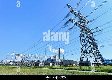 ROTTERDAM-août. 10, 2012. E.ON sur 10 août 2012 à Rotterdam. Ses deux unités au charbon de 550 MW selon une vapeur classiques Banque D'Images