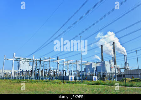 ROTTERDAM-août. 10, 2012. E.ON sur 10 août 2012 à Rotterdam. Ses deux unités au charbon de 550 MW selon une vapeur classiques Banque D'Images