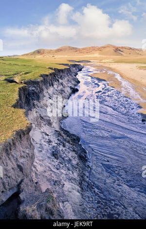 Crack massive due à un glissement de terrain dans une steppe, Mongolie intérieure, Chine Banque D'Images