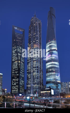 SHANGHAI-DEC. 1, 2014. Ji Mao, Shanghai Tower Et Shanghai World Financial Center À Lujiazui. Lujiazui est une zone financière et commerciale. Banque D'Images