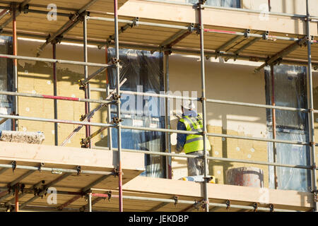 Bardage d'être montées à Kennedy Gardens de Billingham, dans le nord est de l'Angleterre en 2013/2014. À la suite d'inspection incendie Grenfell trouvé certains des entrepreneurs Banque D'Images