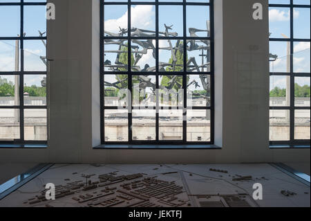 03.06.2017, Dachau, Bavière, Allemagne, Europe - Sculpture par Nandor Glid au site commémoratif du camp de concentration de Dachau. Banque D'Images