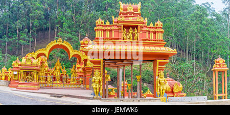 Panorama de l'Seetha Amman Temple, situé dans endroit légendaire - on pense, qu'ici Sita a été retenu en captivité par le roi Ravana, Nuwara Eliya, Sri Lan Banque D'Images