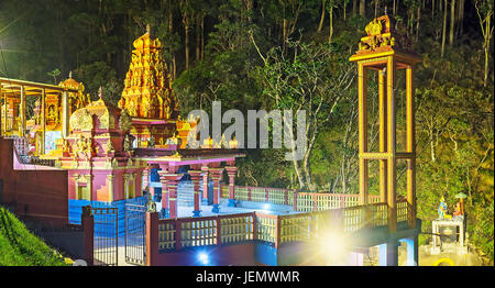 Soirée panorama de Seetha Amman Temple avec ses tours et ses piliers, Nuwara Eliya, Sri Lanka. Banque D'Images