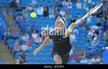 Eastbourne, Royaume-Uni. 26 Juin, 2017. Cameron Norrie de Grande-bretagne en action contre Horacio Zeballos de l'Argentine au cours de la deuxième journée de l'International Aegon Eastbourne Le 26 juin 2017, à Eastbourne, Angleterre Crédit : Paul Terry Photo/Alamy Live News Banque D'Images