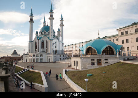 Kazan, Russie. 23 Juin, 2017. L'Qolsarif Mosque à Kazan, Russie, 23 juin 2017. Kazan, Russie est le huitième plus grande ville avec une population de 1,2 millions de dollars, est un centre important de l'Islam russe ainsi qu'un grand intellectuel, culturel et économique node dans le pays. Photo : Marius Becker/dpa/Alamy Live News Banque D'Images