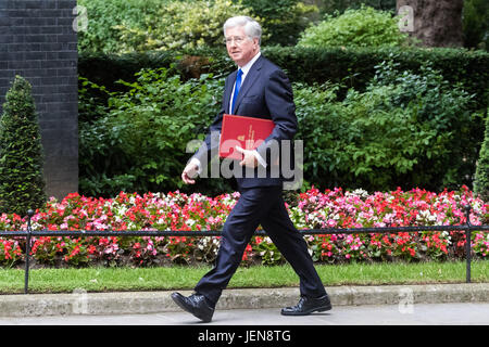 Londres, Royaume-Uni. 27 Juin, 2017. Le Secrétaire à la défense, Michael Fallon assiste à la réunion hebdomadaire du cabinet britannique au 10 Downing Street à Londres. Crédit : Paul Davey/Alamy Live News Banque D'Images