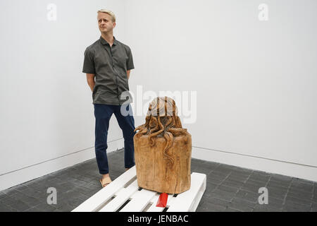 Londres, Royaume-Uni. 26 Juin, 2017. Artiste Bakewell PHOTOCALL à Jerwood décideurs ouvrir 2017 pour la sixième édition de Jerwood décideurs ouvrent à Jerwood Space, Londres. Credit : Voir Li/Alamy Live News Banque D'Images