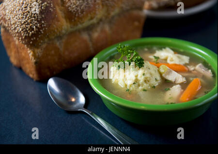 Matzosoup 4689 lkm 2,15 MTE, matzo ball soup Banque D'Images