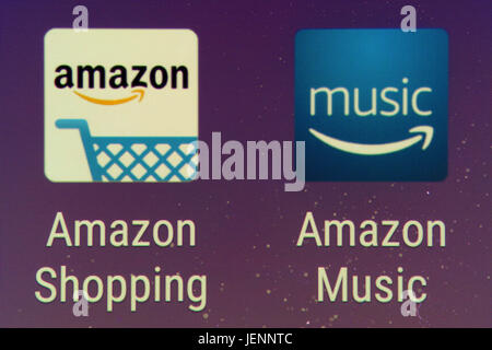 Un gros plan de l'AMAZON Amazon Shopping et applications de musique sur un écran de smartphone Banque D'Images