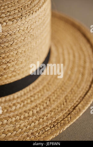 Un classique homme Amish's Straw Hat Banque D'Images