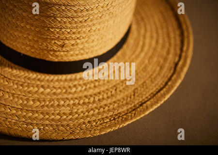 Un classique homme Amish's Straw Hat Banque D'Images