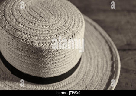 Un classique homme Amish's Straw Hat Banque D'Images