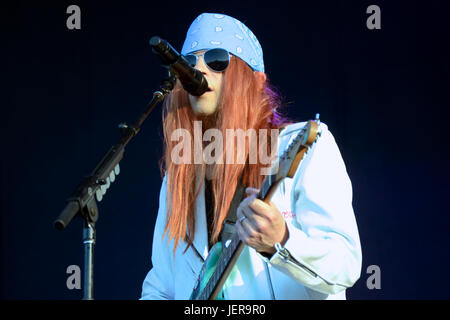 Rivers cuomo de weezer effectue sur scène lors d'Arroyo seco week-end juin 25,2017 brookside golf course pasadena,California. Banque D'Images