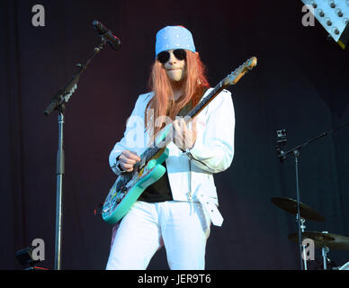 Rivers cuomo de weezer effectue sur scène lors d'Arroyo seco week-end juin 25,2017 brookside golf course pasadena,California. Banque D'Images