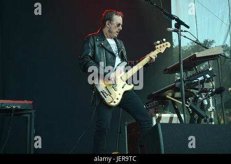 Scott shriner weezer effectue sur scène lors d'Arroyo seco week-end juin 25,2017 brookside golf course pasadena,California. Banque D'Images