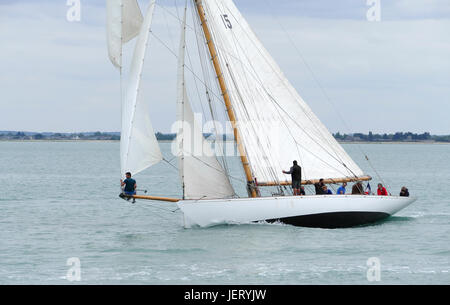 Nan de Fife : classic bateau à voile avec un cutter rig aurique, conçu et construit par William Fife dans 18 (Cancale, France). Banque D'Images