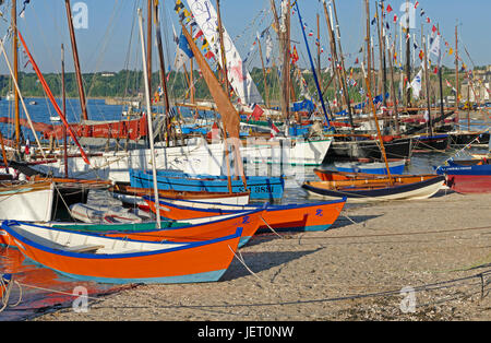 Les bateaux traditionnels à Cancale, port de la Houle, festival maritime : 'La Cancalaise à 30 ans' (Cancale, Ille et Vilaine, Bretagne, France). Banque D'Images