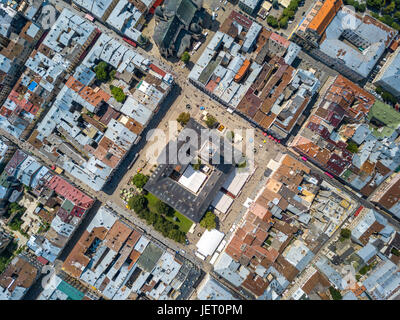 Aperçu de Lviv faites par les drones de l'air. Le nadir du châssis. Juin 2017. Place du marché, centre-ville. Banque D'Images