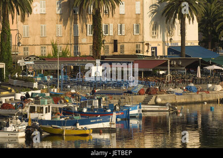 France, Corse, Ajaccio, Vieille Ville, Port, bateaux, filets de pêche, bars, Banque D'Images