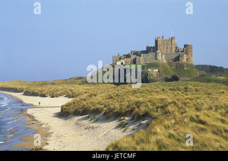 La Grande-Bretagne, l'Angleterre, Northumbria, Bamburgh, verrou, plage, tourisme, Europe, de Northumberland, de lieux d'intérêt, les gens, la culture, historiquement, la mer, le surf, l'autre, rive, paysages, architecture, construction, tourisme, monument, forteresse, Banque D'Images