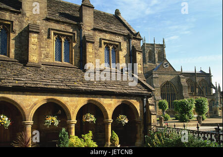 La Grande-Bretagne, l'Angleterre, Somerset, Sherborne, Saint John's' d'indigents, l'Europe, destination, ville, lieu d'intérêts, d'un bâtiment, d'architecture, maison de retraite, maison de soins infirmiers, à l'extérieur, ensoleillée, déserté, d'arcades, des courbes, de l'église, Banque D'Images