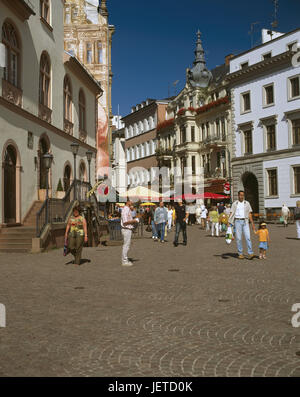 Allemagne, Hesse, Wiesbaden, Marktstrasse, ancien hôtel de ville, la serrure, passant, l'été, ville, Vieille Ville, vue sur la ville, place du château, à la zone piétonne, les maisons, les bâtiments, historiquement, l'architecture, ses cafés, bars de la rue, point d'intérêt, pavés, personne, Banque D'Images